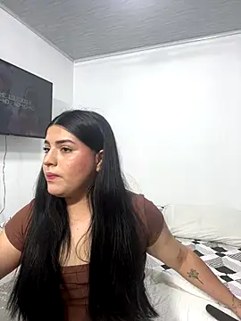 pareja curiosa19 online show from October 26, 2025, 2:56 am