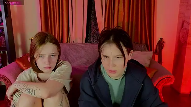 Snapshot of Tara_Lawson chatting on November 28, 2025, 11:43 am Tara Lawson online show from November 28, 2025, 11:43 am