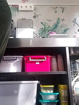 emiliemilf online show from October 18, 2025, 5:04 pm