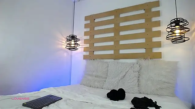 Andy Leex online show from September 14, 2025, 8:20 pm