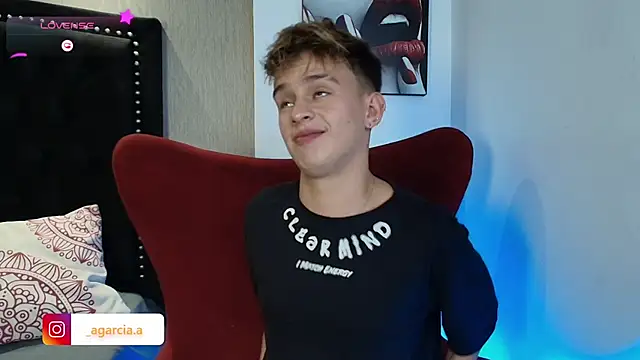 LiamWildx20 online show from February 4, 2026, 4:29 am