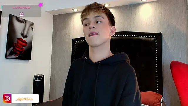 LiamWildx20 online show from January 9, 2026, 4:19 am