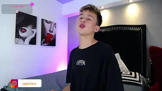 LiamWildx20 online show from February 13, 2026, 4:34 am