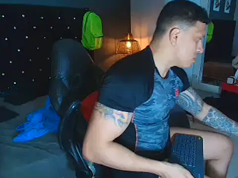 ethan dalton  online show from November 6, 2025, 3:10 am