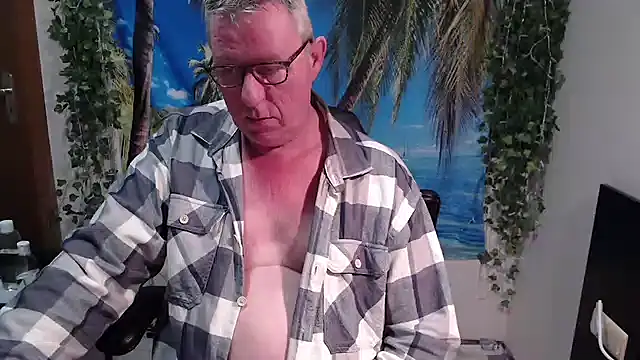 Snapshot of JamesBauer chatting on November 30, 2025, 4:46 am JamesBauer online show from November 30, 2025, 4:46 am