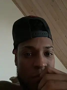 Snapshot of Chocolattino91 chatting on March 18, 2025, 5:44 pm Chocolattino91 online show from March 18, 2025, 5:44 pm