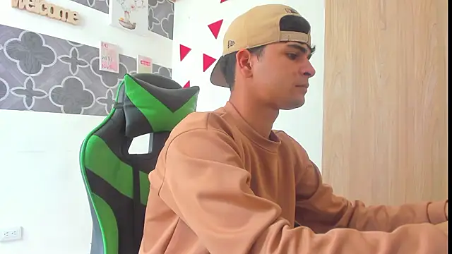 Snapshot of 317894 chatting on March 1, 2026, 5:35 pm 317894 online show from March 1, 2026, 5:35 pm