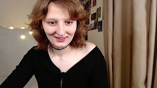 c0ralynx online show from October 9, 2025, 2:23 am