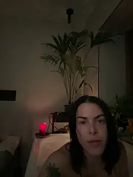 missninasparkle online show from October 12, 2025, 7:48 pm