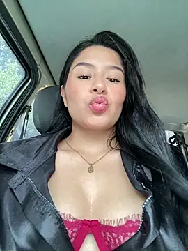 Snapshot of andrea_gomes_ chatting on October 5, 2025, 3:58 pm andrea gomes online show from October 5, 2025, 3:58 pm