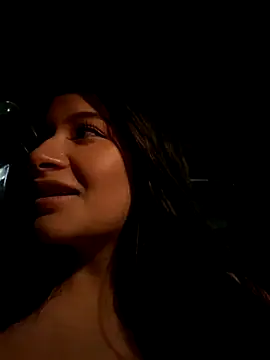 Snapshot of andrea_gomes_ chatting on October 19, 2025, 8:17 am andrea gomes online show from October 19, 2025, 8:17 am