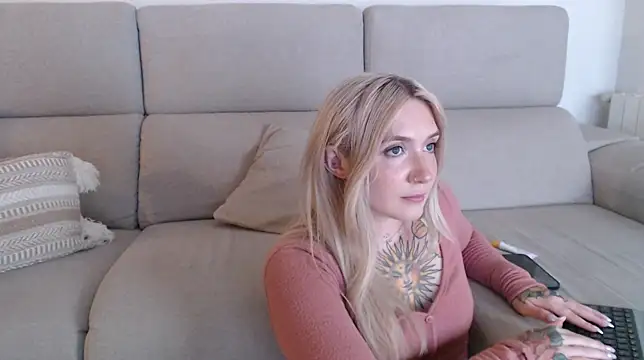 Snapshot of tattoobbgirl chatting on September 18, 2025, 6:55 pm tattoobbgirl online show from September 18, 2025, 6:55 pm