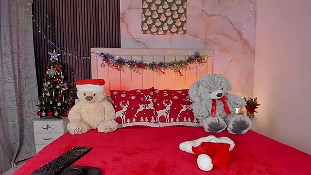 peachandtyron  online show from December 19, 2025, 3:54 am