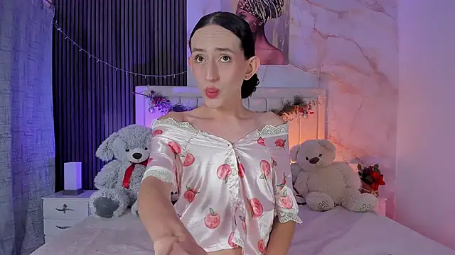 peachandtyron  online show from February 10, 2026, 4:11 am