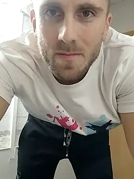 Snapshot of trainwithme chatting on October 22, 2025, 11:09 am trainwithme online show from October 22, 2025, 11:09 am