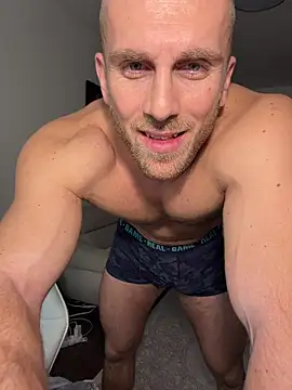 Snapshot of trainwithme chatting on November 24, 2025, 9:53 am trainwithme online show from November 24, 2025, 9:53 am