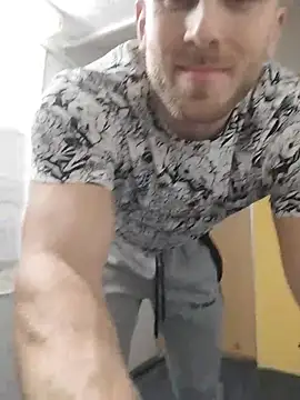 Snapshot of trainwithme chatting on November 10, 2025, 12:21 pm trainwithme online show from November 10, 2025, 12:21 pm