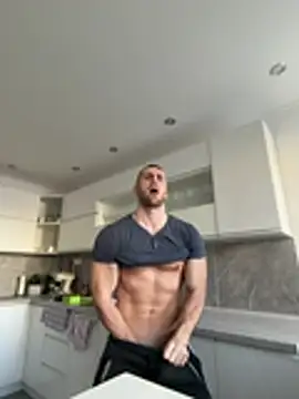 Snapshot of trainwithme chatting on February 21, 2026, 10:17 am trainwithme online show from February 21, 2026, 10:17 am