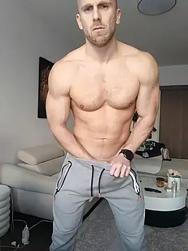 Snapshot of trainwithme chatting on October 28, 2025, 8:35 am trainwithme online show from October 28, 2025, 8:35 am