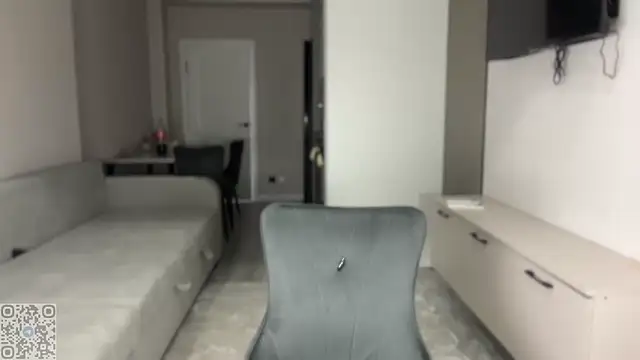 ayami lia online show from October 6, 2025, 8:20 pm