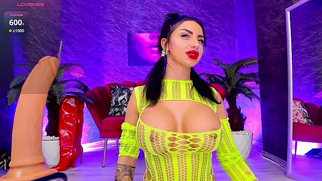 IzabelaTessa online show from March 16, 2026, 8:44 pm