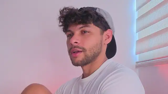 Snapshot of haku_kanjy chatting on December 17, 2025, 8:03 pm haku kanjy online show from December 17, 2025, 8:03 pm