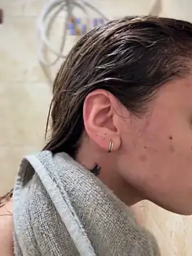 Snapshot of aliisonn__parker26 chatting on March 18, 2025, 10:15 pm aliisonn parker26 online show from March 18, 2025, 10:15 pm