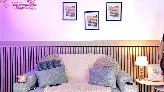 Snapshot of hanna_mils chatting on November 14, 2025, 4:16 am hanna mils online show from November 14, 2025, 4:16 am