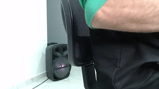 bigdick monster1 online show from September 23, 2025, 11:06 am