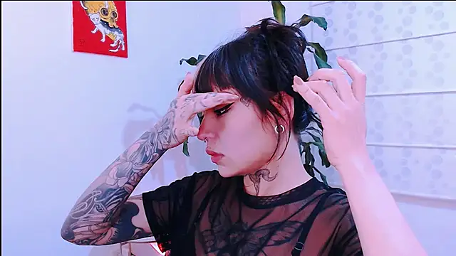 Snapshot of your_horny_angel_66 chatting on October 9, 2025, 1:06 am your horny angel 66 online show from October 9, 2025, 1:06 am