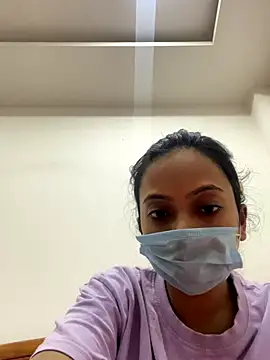 Nia-Stream online show from November 24, 2025, 5:35 pm