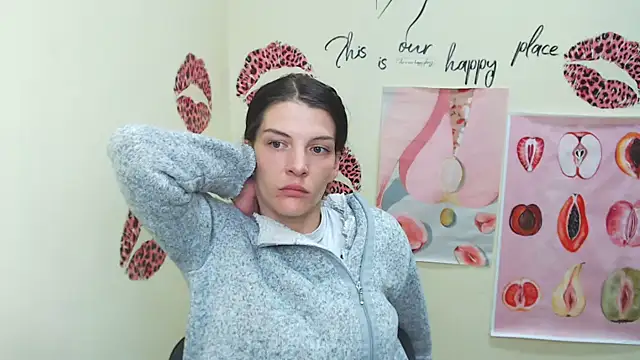 Snapshot of VanessaRey_ chatting on March 17, 2025, 10:27 am VanessaRey online show from March 17, 2025, 10:27 am