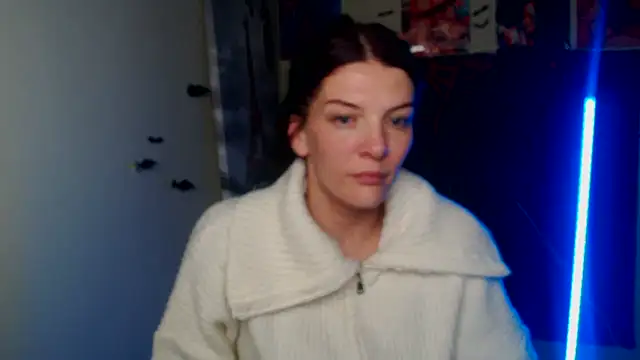 Snapshot of VanessaRey_ chatting on November 29, 2025, 5:51 am VanessaRey online show from November 29, 2025, 5:51 am