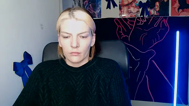 VanessaRey  online show from April 14, 2026, 4:23 pm