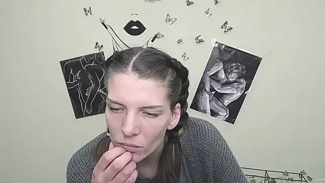 Snapshot of VanessaRey_ chatting on March 19, 2025, 10:44 am VanessaRey online show from March 19, 2025, 10:44 am