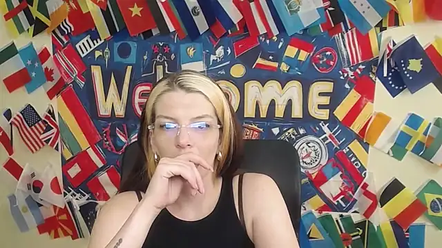 VanessaRey  online show from May 7, 2026, 6:28 am