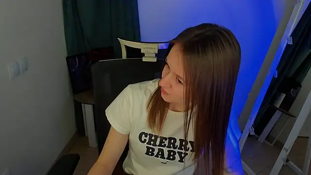 Catherine e online show from November 17, 2025, 7:40 pm