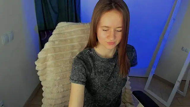 Catherine e online show from December 4, 2025, 8:19 pm