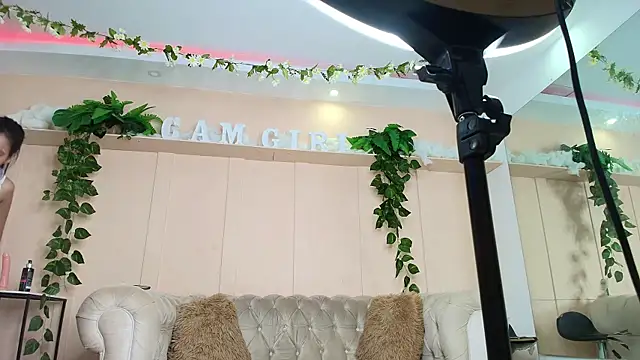 juliana luque online show from October 31, 2025, 12:13 pm