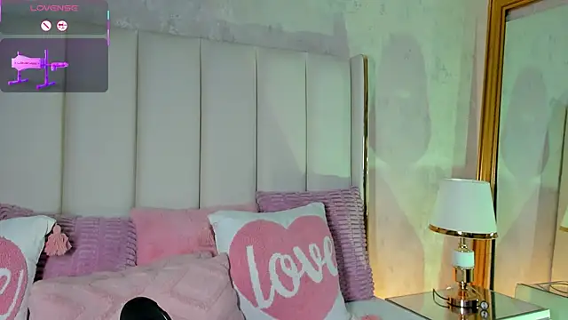 AriaJonnes  online show from January 10, 2026, 2:23 pm