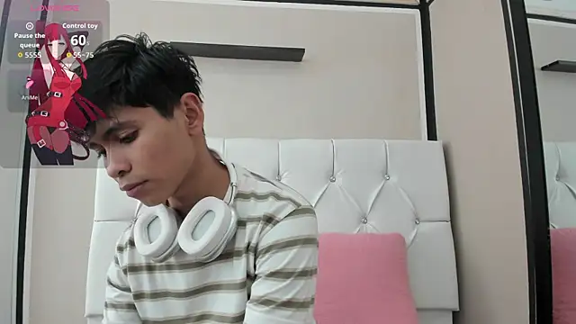 Snapshot of Ethan_Westt chatting on September 22, 2025, 8:59 pm Ethan Westt online show from September 22, 2025, 8:59 pm