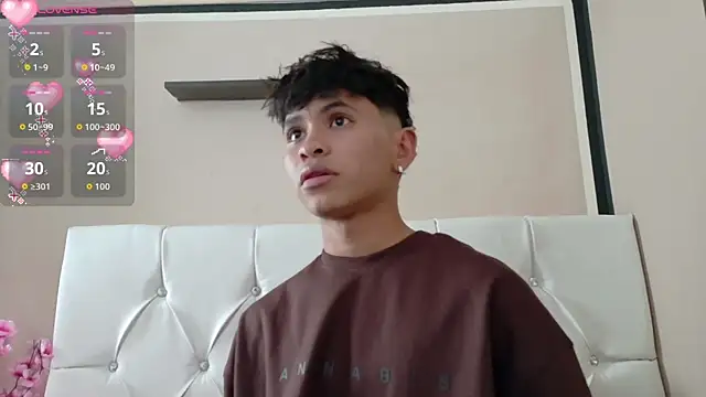 Snapshot of Ethan_Westt chatting on October 27, 2025, 8:54 pm Ethan Westt online show from October 27, 2025, 8:54 pm