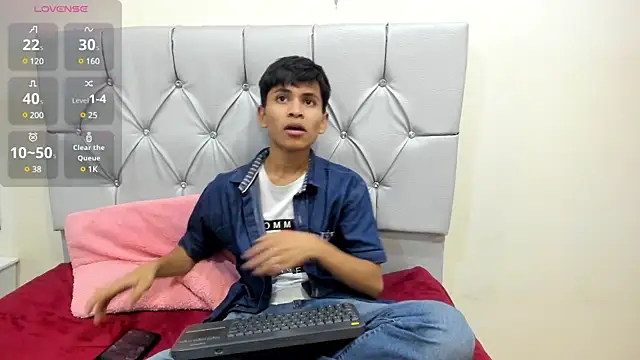 Snapshot of Ethan_Westt chatting on March 18, 2025, 8:59 pm Ethan Westt online show from March 18, 2025, 8:59 pm