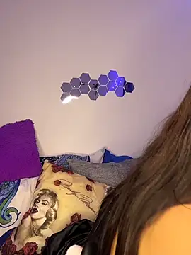 Deepika padukoneNisha online show from December 15, 2025, 3:40 pm