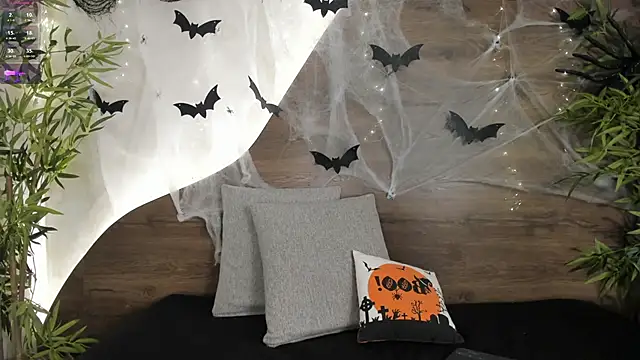 mia lacy  online show from November 1, 2025, 7:41 pm