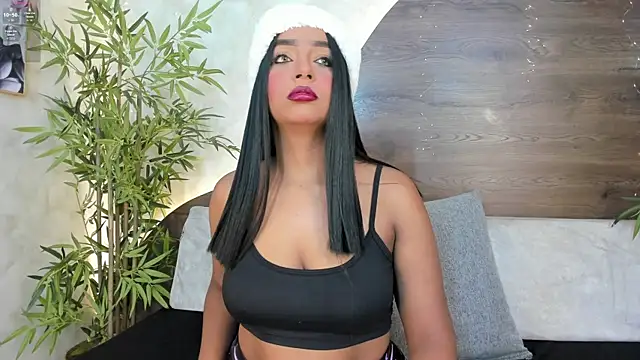 mia lacy  online show from December 1, 2025, 7:59 pm