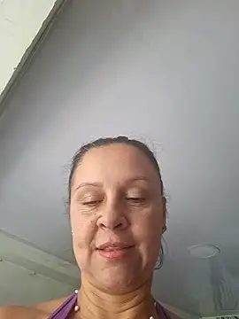 Amadamilf1980 online show from December 4, 2025, 3:00 pm