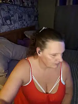 MissQueenBeex online show from February 8, 2026, 7:55 pm