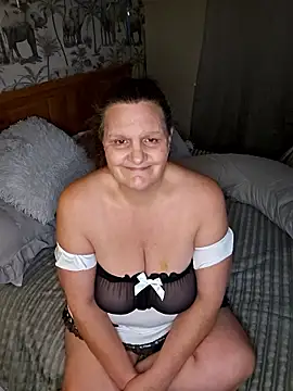 MissQueenBeex online show from January 12, 2026, 8:36 pm