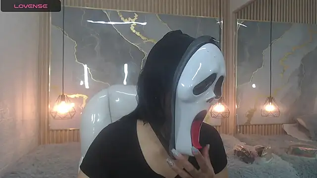 nei girl online show from October 31, 2025, 11:29 am